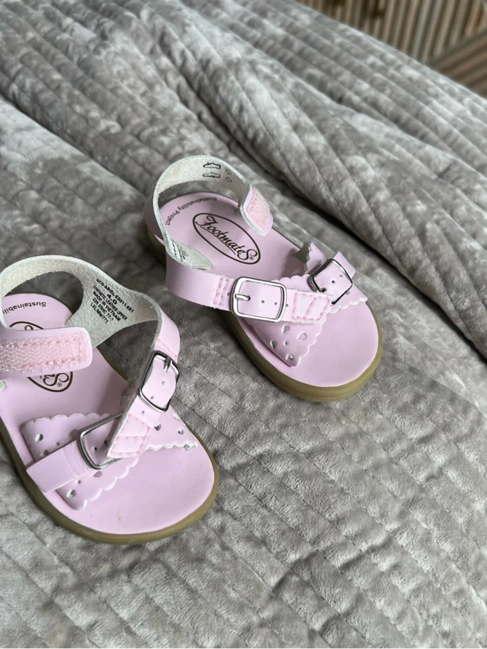 Footmates Ariel Pink Sandals - Classic Strappy Style; size 4. - Picture 8 of 9